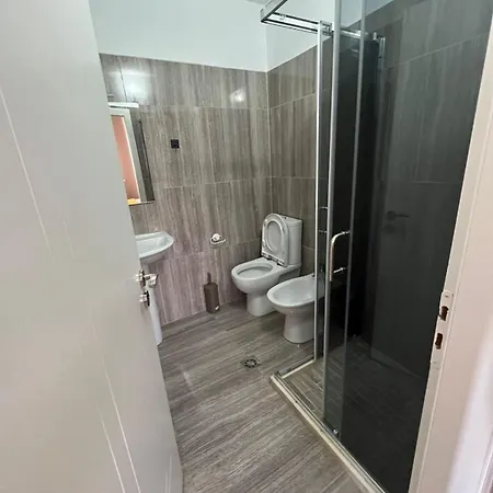 Lendina E Qete Отель Razem