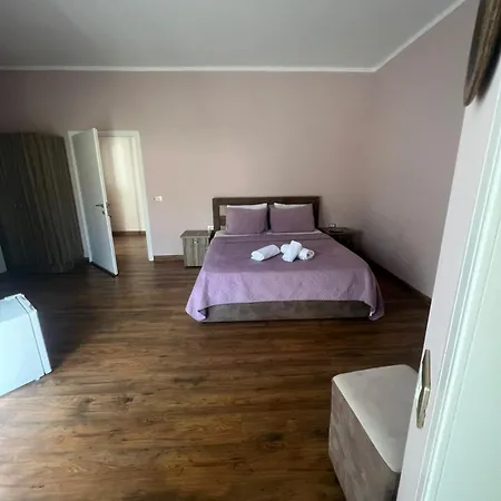 Lendina E Qete Отель