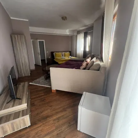 Lendina E Qete Отель Razem