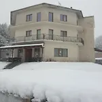 Lendina E Qete Hotell Razëm