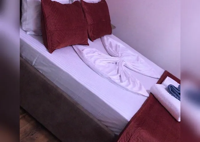 Lendina E Qete Hotel *