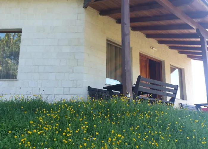 Lendina E Qete Hotel Razëm