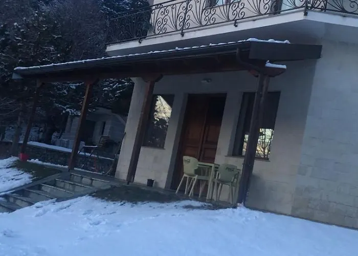 Lendina E Qete Hotel Razëm