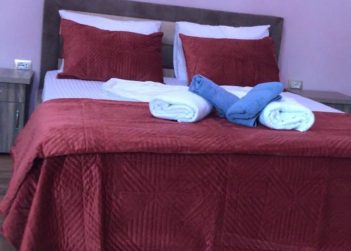 Lendina E Qete Hotel *