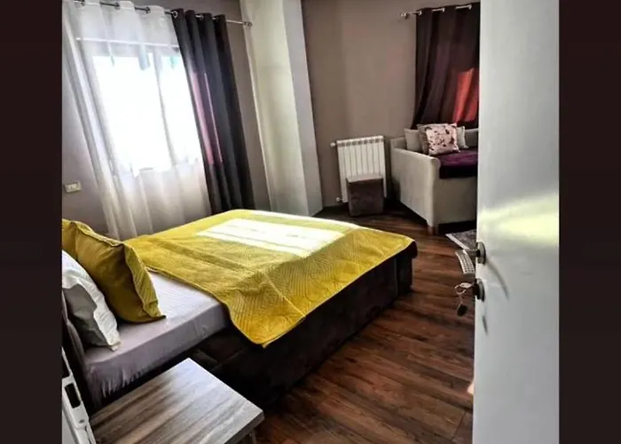 Lendina E Qete Hotel